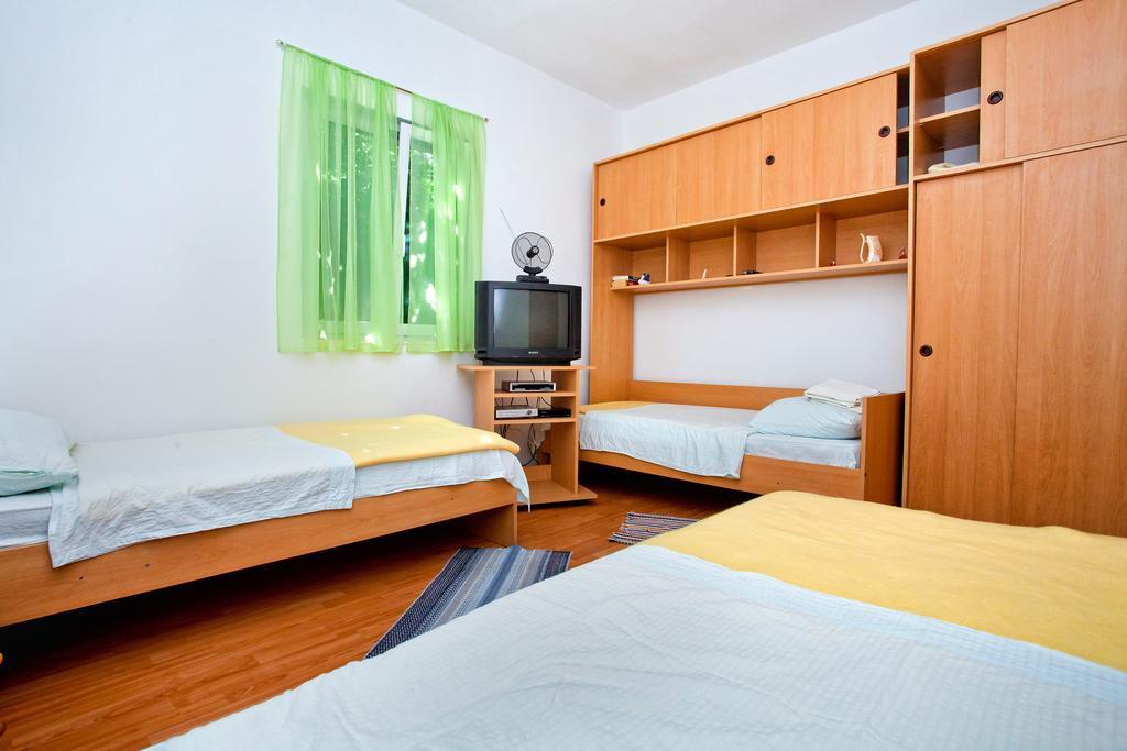 Apartments Flora สปลิท ภายนอก รูปภาพ